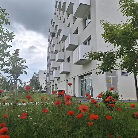 Large 75 M2 Next To Airport - Free Parking * Bratislava