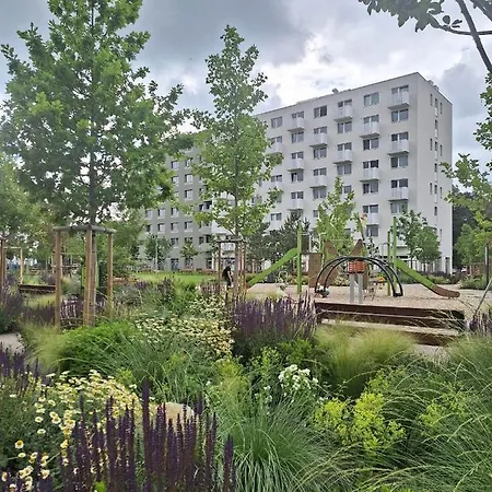 Large 75 M2 Next To Airport - Free Parking *