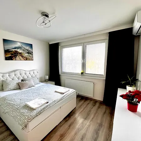 公寓 Large 75 M2 Next To Airport - Free Parking 布拉迪斯拉发