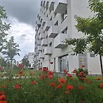 Large 75 M2 Next To Airport - Free Parking * Bratislava