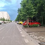 Large 75 M2 Next To Airport - Free Parking * Bratislava