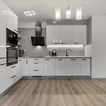 Large 75 M2 Next To Airport - Free Parking * Bratislava